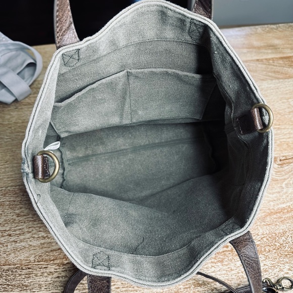 Thirty One Bag/Purse with Embroidered Box and Initial J Hobo Bag - Picture 5 of 7